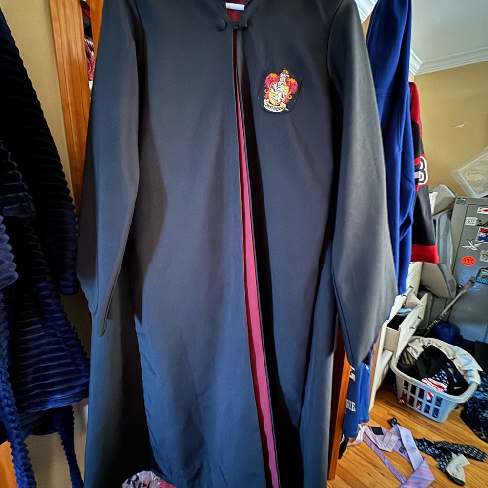 Kids Gryffindor Robe Costume - Black with Maroon Trim